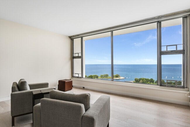 Foto del edificio - 3200 N Lake Shore Dr
