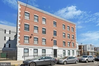 Building Photo - 502 Gerhard St