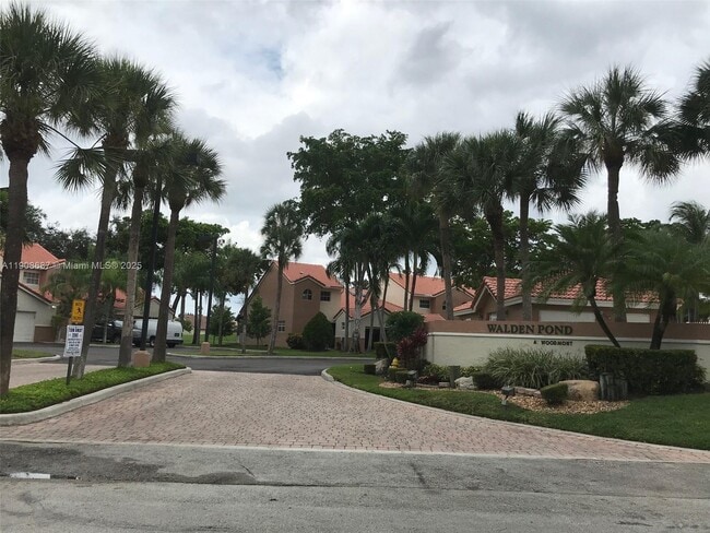 Foto del edificio - 8265 NW 70th St