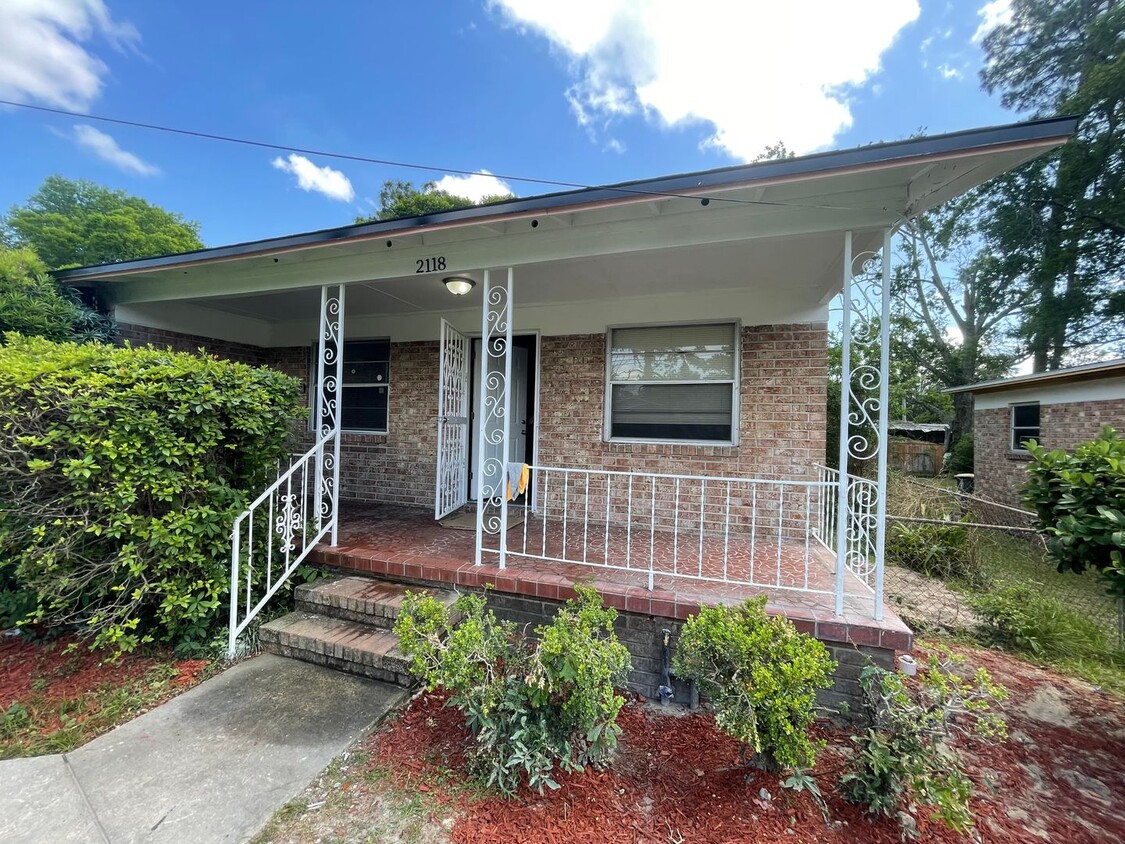 Primary Photo - 5/2 Single Family home in East Grand Park ...