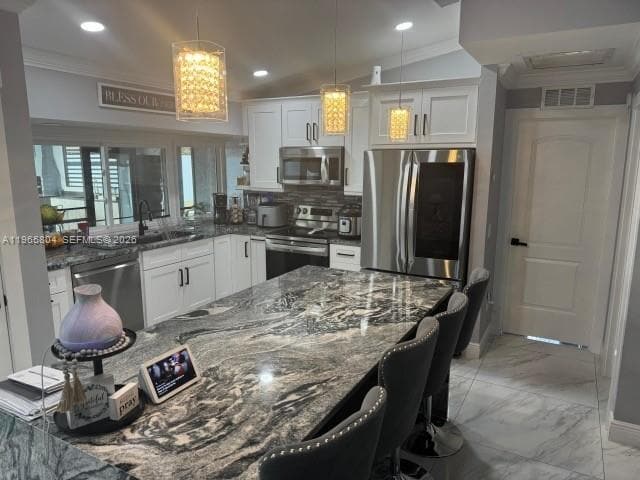 Foto del edificio - 702 NW Orchid St