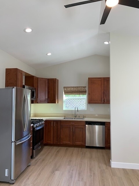 Full kitchen with appliences - 4875 W 138th St