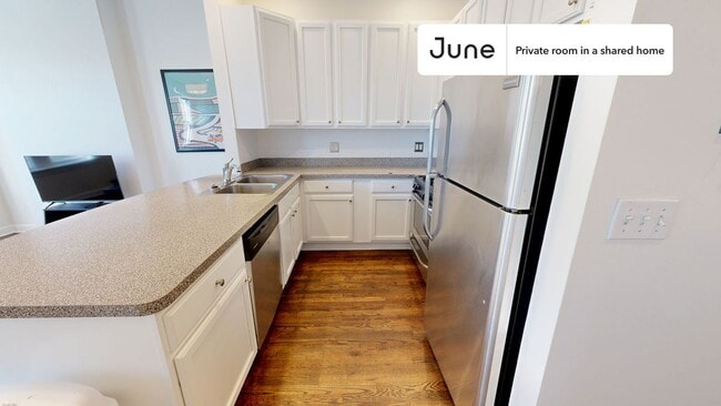 Foto del edificio - Room in Shared 3 bed/2 bath home