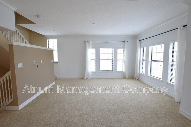 Building Photo - 4401 Messina Dr
