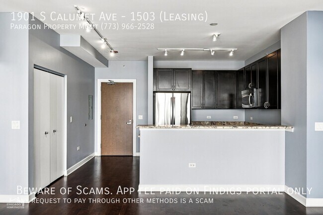 Building Photo - 1901 S Calumet Ave