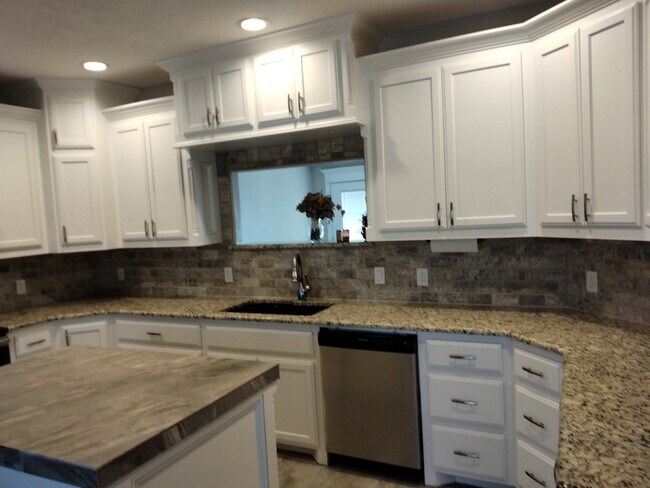 Foto del edificio - 401 Northeast Mountain Meadow Drive