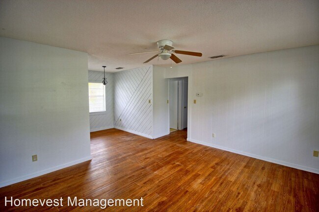 Building Photo - 2 br, 1 bath House - 205 E. Esther Street