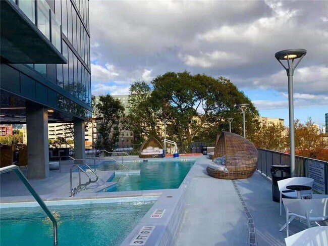 Foto del edificio - 788 W Marietta St NW