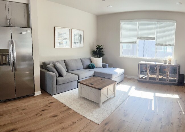 Photo - 15423 Admiralty Way Townhome