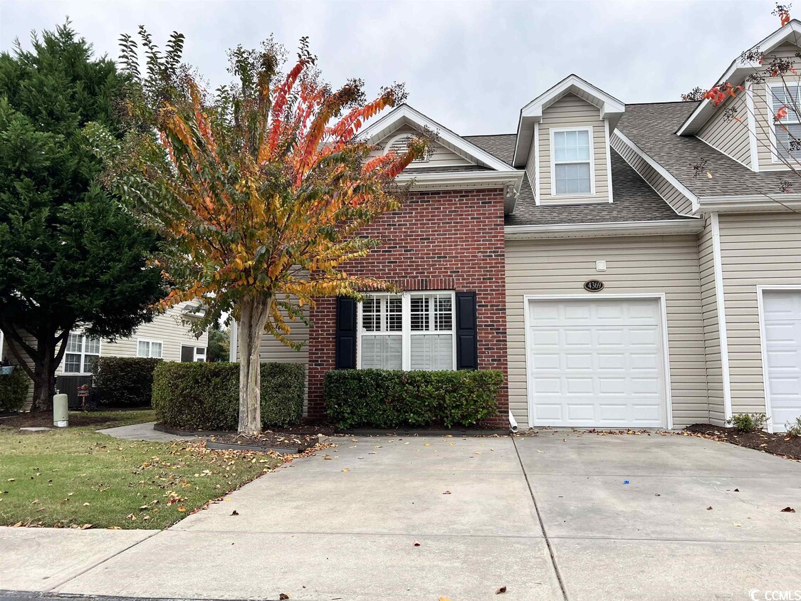 Foto principal - 4369 Willoughby Ln