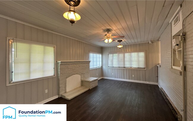 Foto del edificio - 4080 E Whitehaven Park Cir
