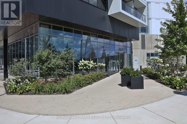 Building Photo - 170-1170 Bayview Ave