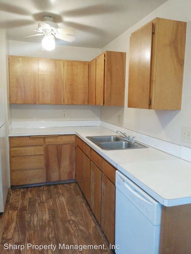 Building Photo - 1605 Fir St