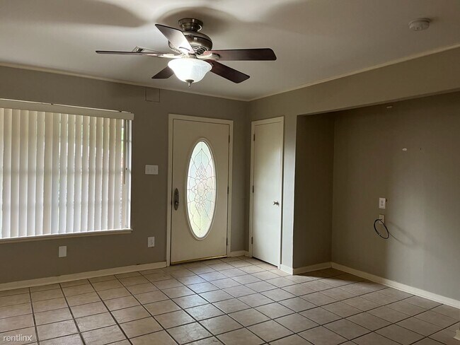 Foto del edificio - 3 br, 1.5 bath House - 320 Poplar Dr