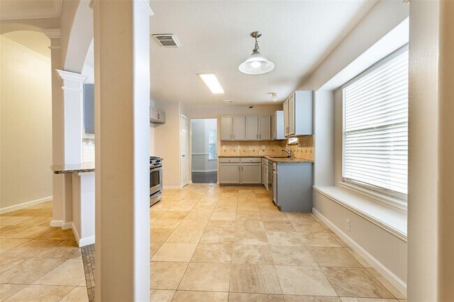 Foto del edificio - 15203 Kingsbridge Way