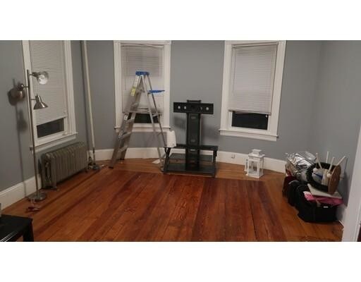 Building Photo - 15 Maybrook St