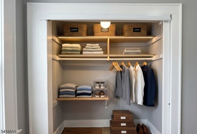 Foto del edificio - 244 W Scott Ave