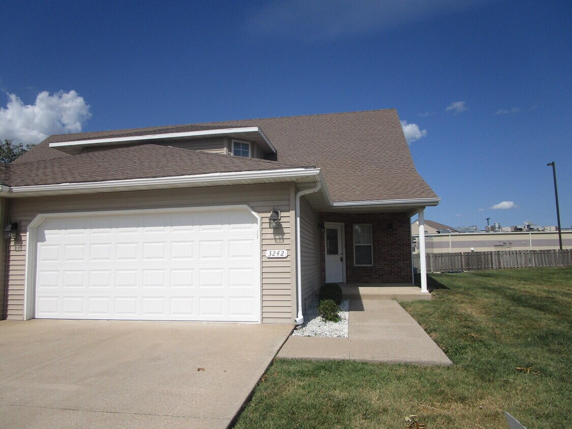 Foto principal - 3242 Wind River Cir