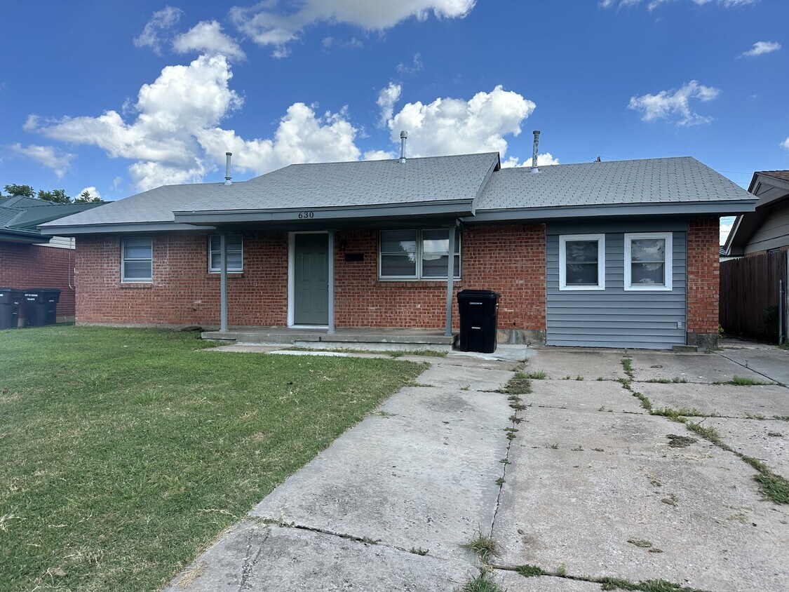 Primary Photo - 630 SW 3rd St