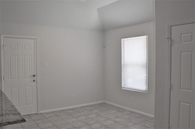 Foto del edificio - 4562 Edfield St
