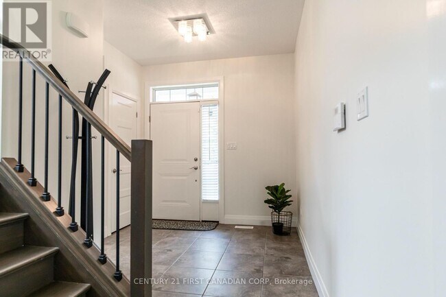 Building Photo - 275-275 Callaway Rd