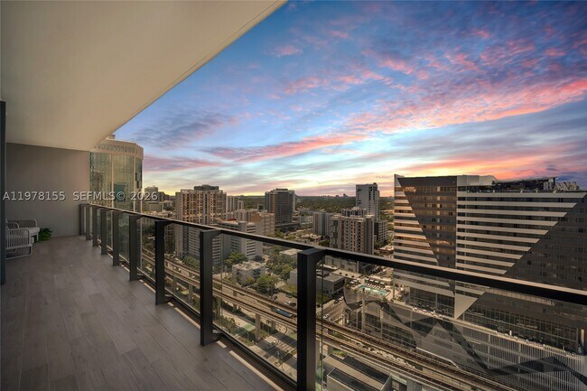 Foto del edificio - 88 SW 7th St