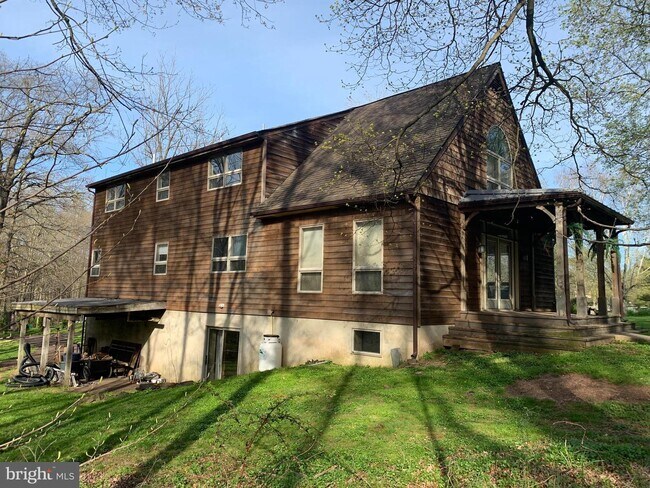 Foto del edificio - 1135 Heinrich Ln