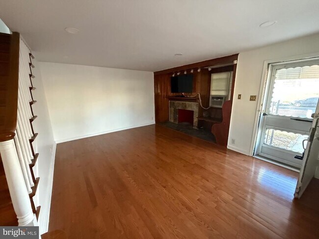 Foto del edificio - 363 Sherbrook Blvd