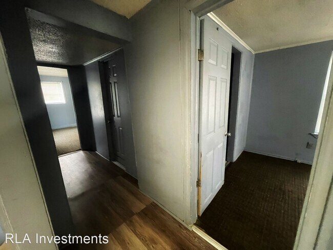 Building Photo - 2 br, 1 bath House - 2116 Division St