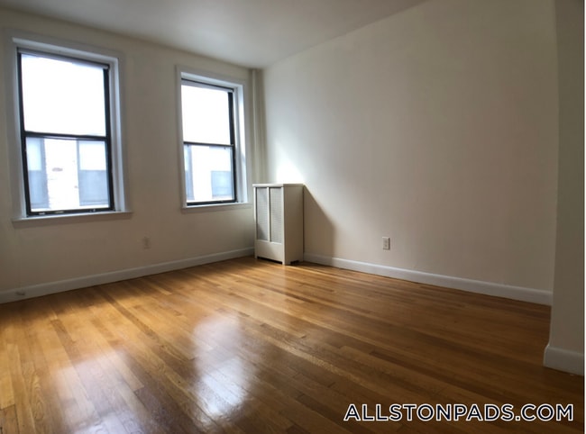 Building Photo - 1135 Commonwealth Ave