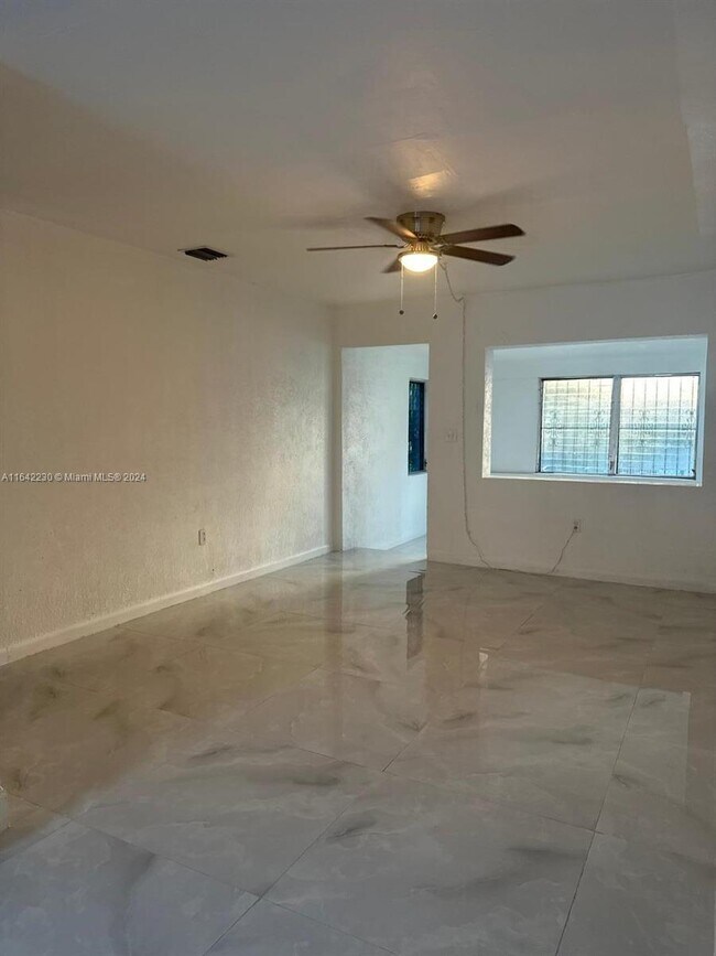Building Photo - 658 NW 56th St