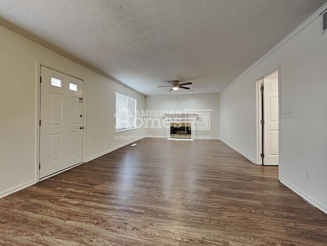 Building Photo - 205 Brookside Drive