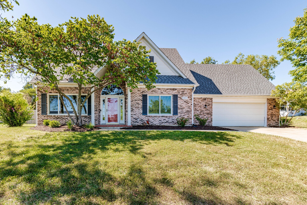 Primary Photo - 1805 Mills Dr