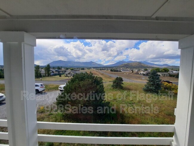 Building Photo - 8981 Stardust Trail
