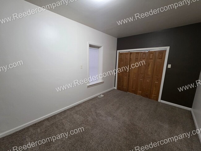 Building Photo - 4947 Northcote Ave