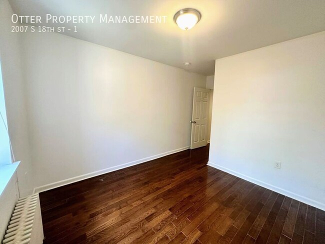 Building Photo - Stunning 2BR/1BA Apt in the Heart of South...