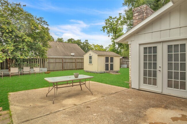 Foto del edificio - 16439 Havenhurst Dr