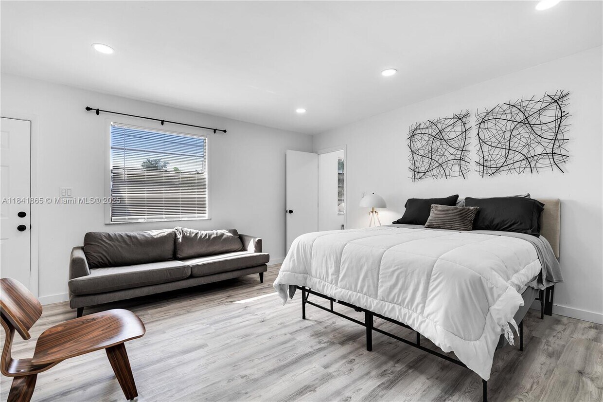 Foto principal - 1510 Normandy Dr