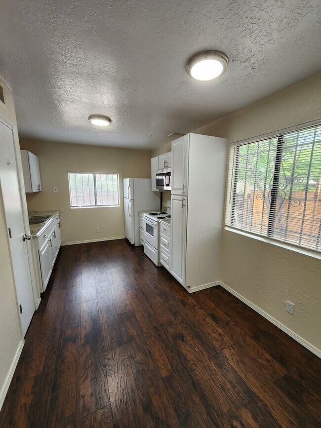 Foto del edificio - 505 Princeton Dr SE