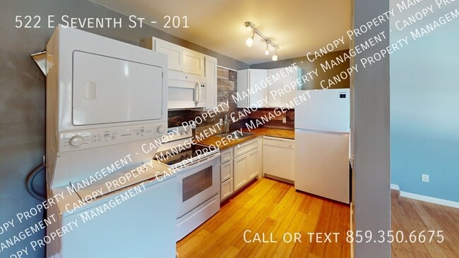 Building Photo - 522 E Seventh St-201