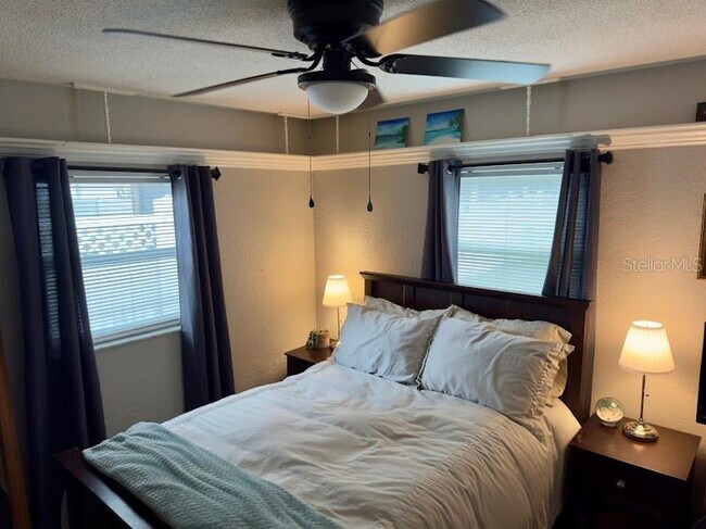 Foto del edificio - 3074 Brookview Ave