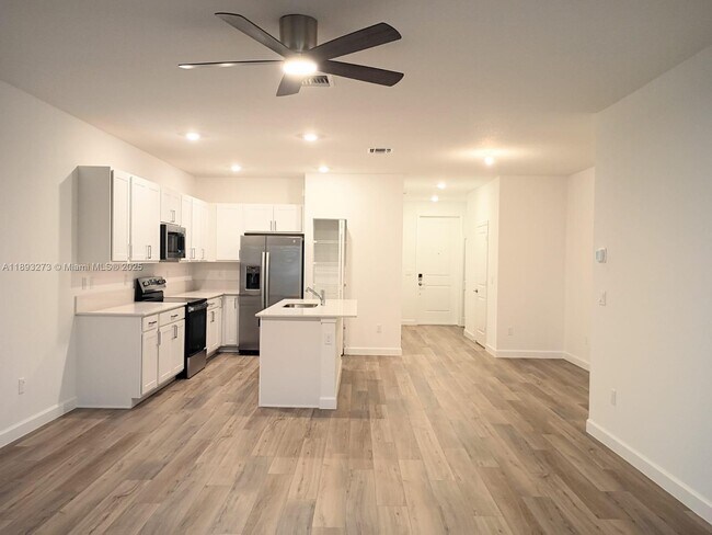 Foto del edificio - 223 SE Woodbark St