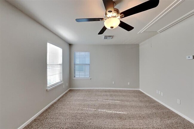 Building Photo - 7607 Cypress Edge Dr