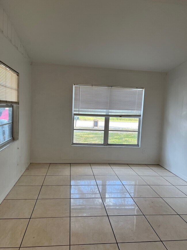 Foto del edificio - 827 S 6th St