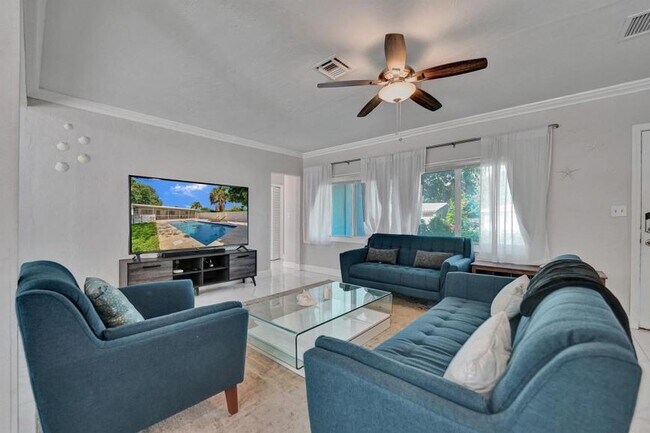 Foto del edificio - 3 bedroom in Dania Beaach FL 33004