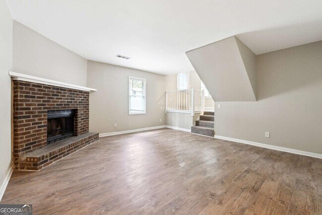 Foto del edificio - 4326 Dogwood Farms Dr