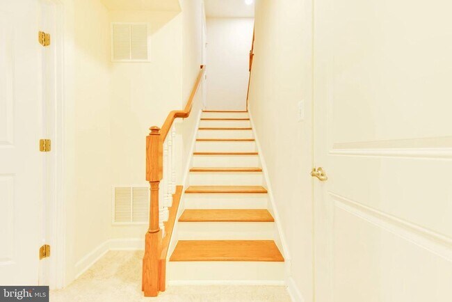 Foto del edificio - 5255 Stream Bank Ln