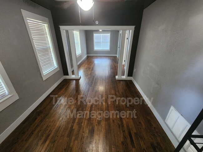 Foto del edificio - 331 W 17th St