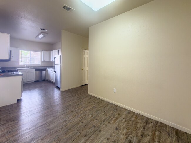 Foto del edificio - 5250 S Rainbow Blvd