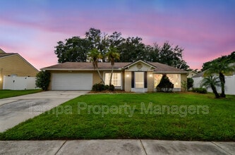 Building Photo - 16214 Pebblebrook Dr